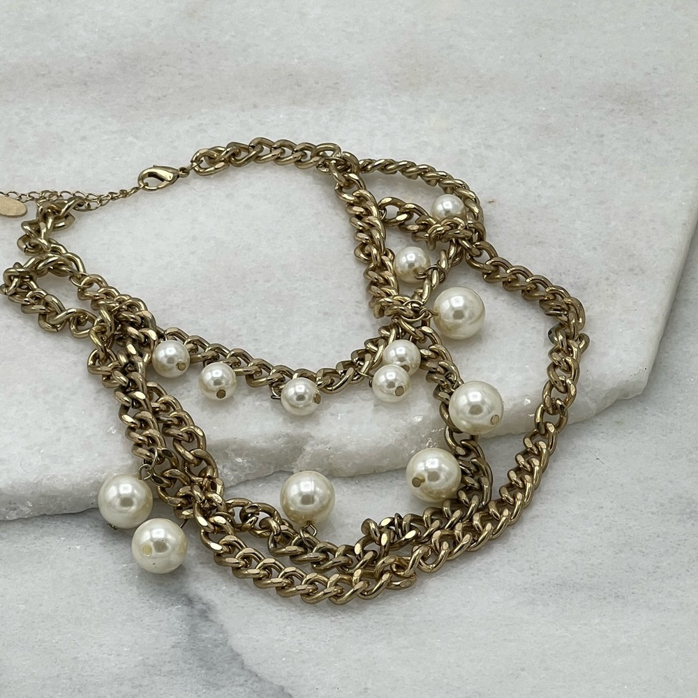 ✔️Gold Triple Chunky Chain Necklace with Various Sized Hanging Pearls - Picture 11 of 16
